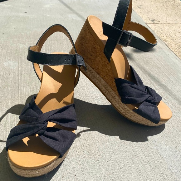 Ugg Women’s Joslyn cork Espadrille wedge sandals - Picture 1 of 4